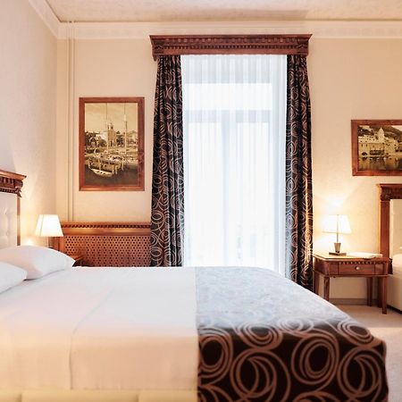 Hotel Villa Schubert Opatija Rom bilde