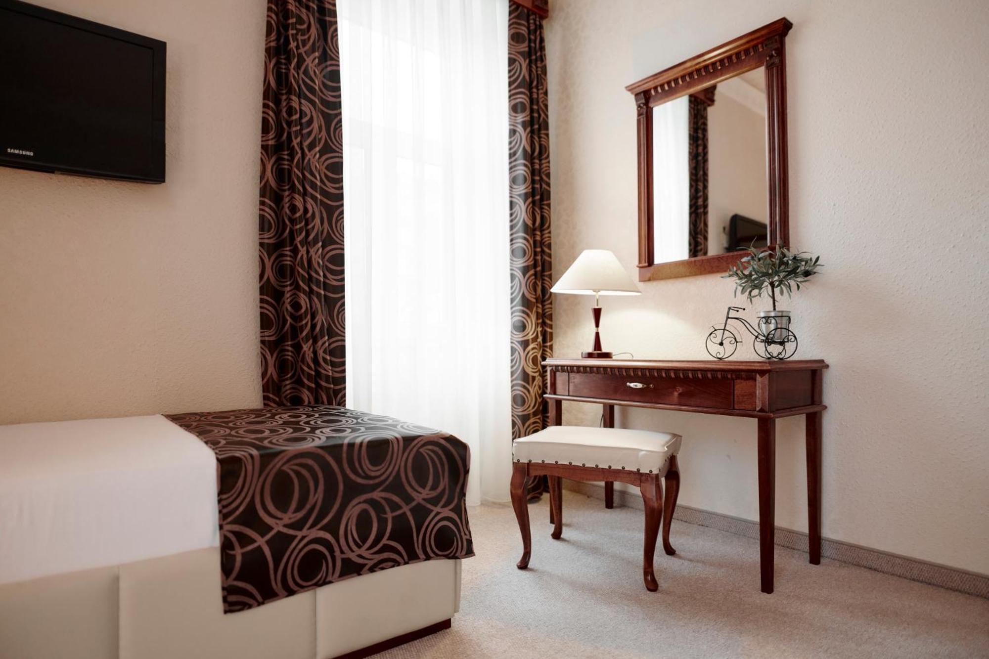 Hotel Villa Schubert Opatija Rom bilde